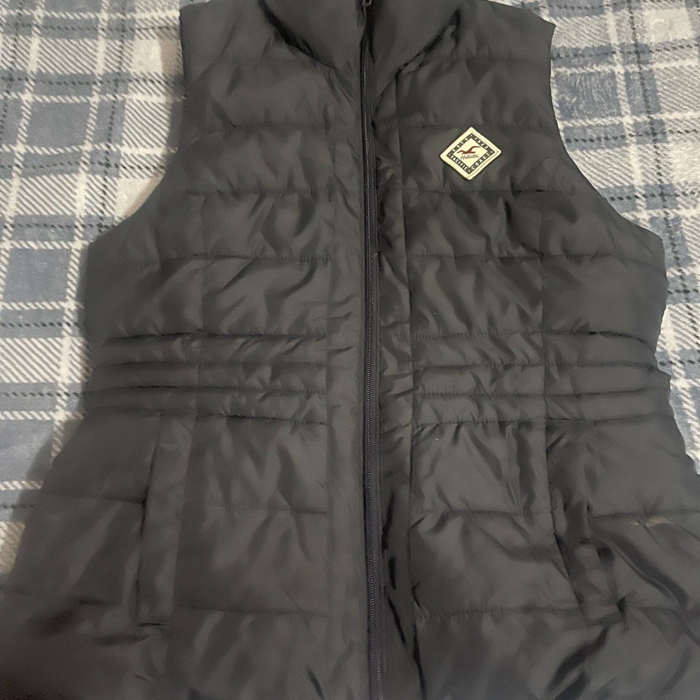 Hollister Women’s Medium Black Puffer Vest